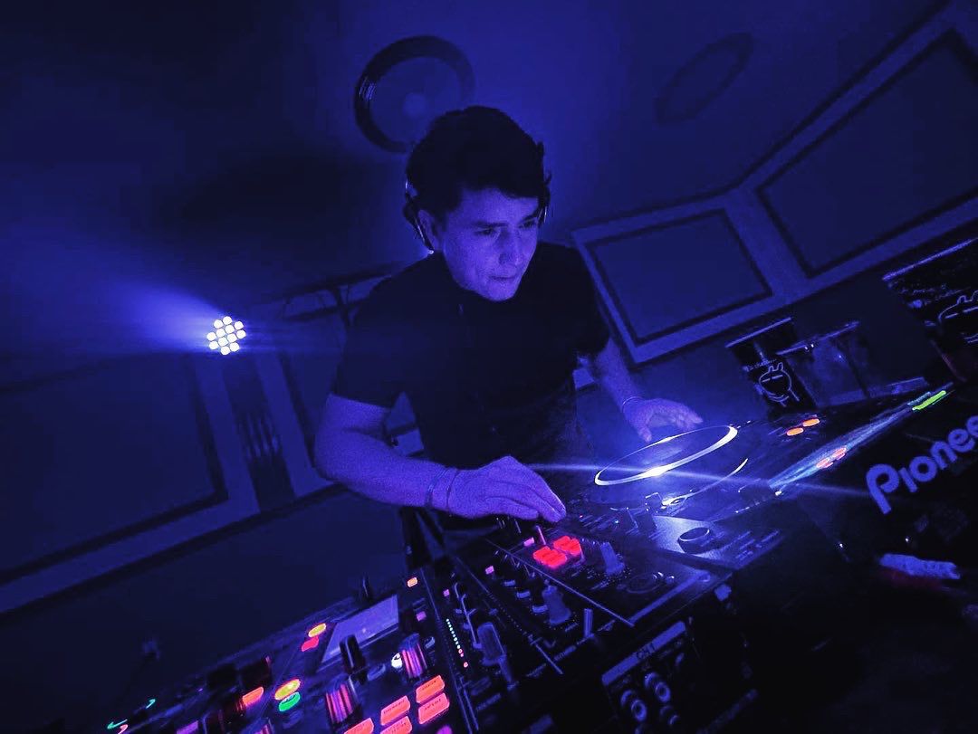 DJ Profesional